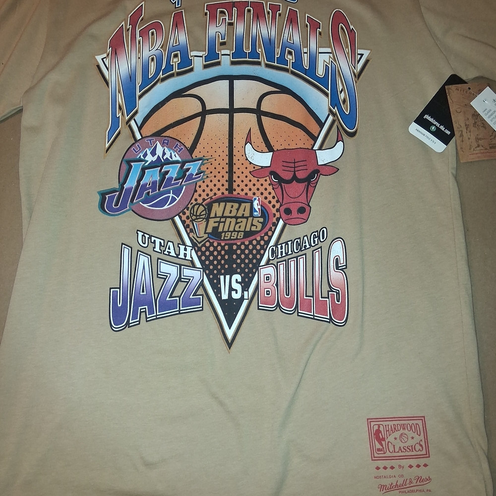 Mitchell & Ness NBA Finals 1998 T-Shirt - Tan / Cream *NEW WITH TAGS*
